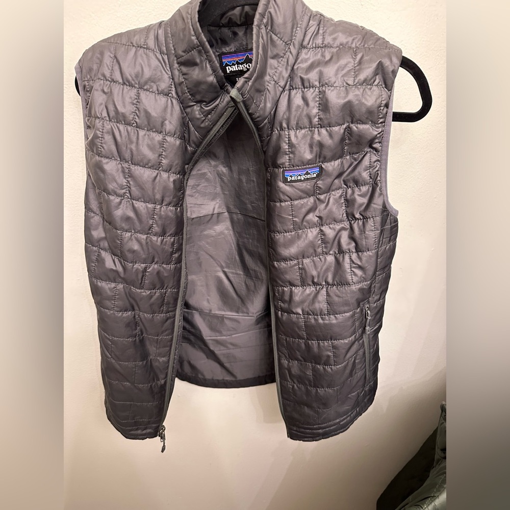 Men’s grey Patagonia vest